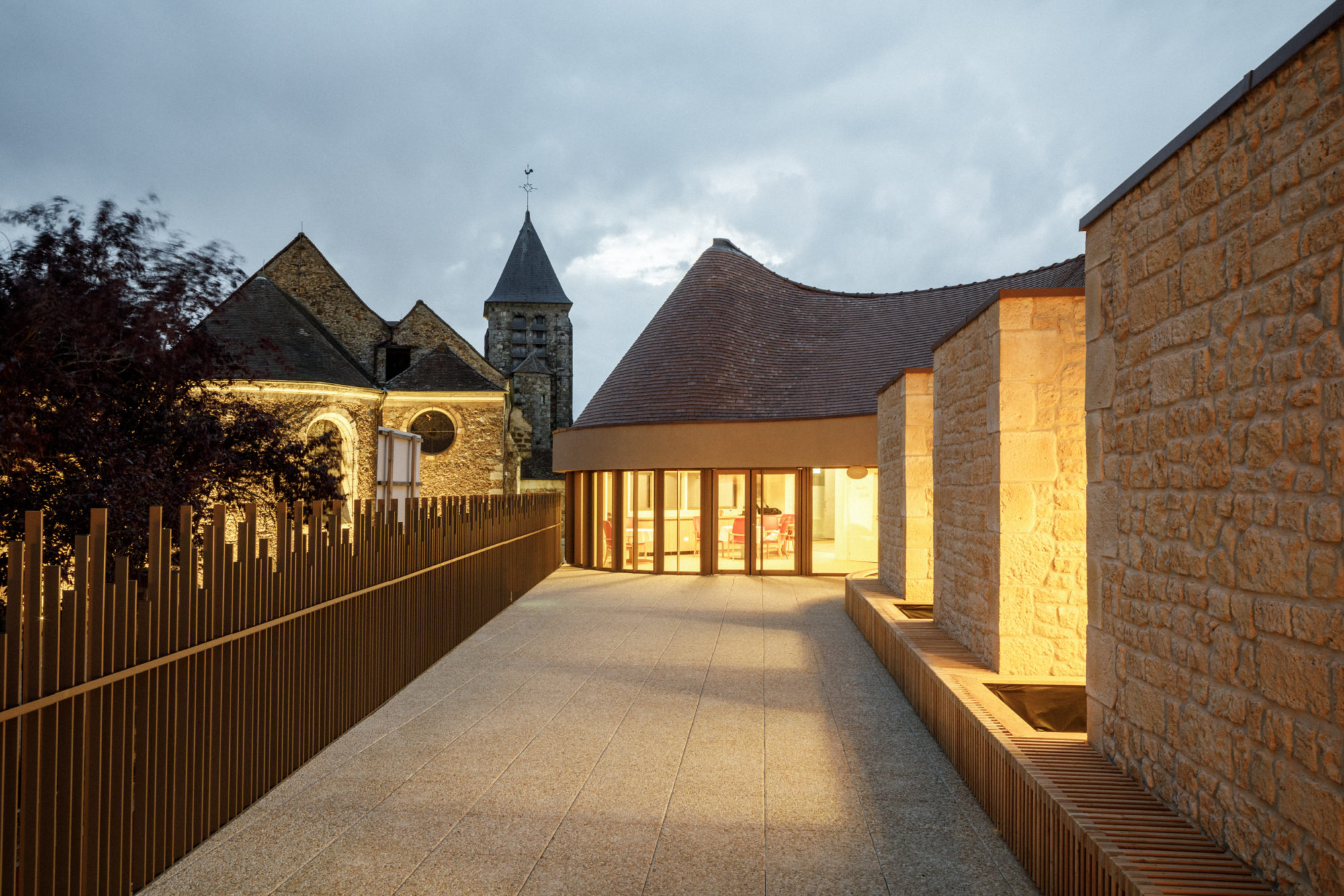 LE_QUERNEC_MONTHLERY_SITE_©11h45-8