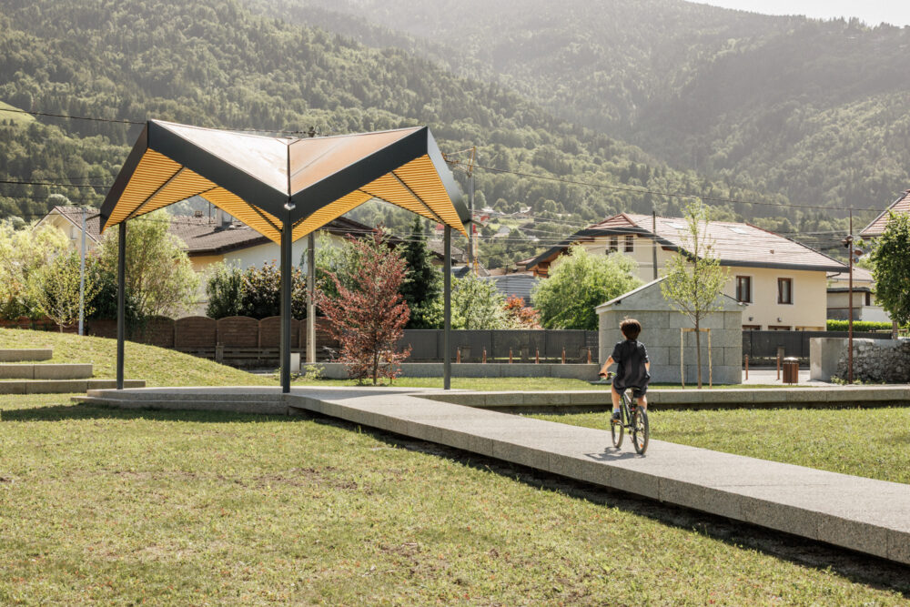 ARCHI_PLEIN_PARC_SCIONZIER_©11h45-BD-6